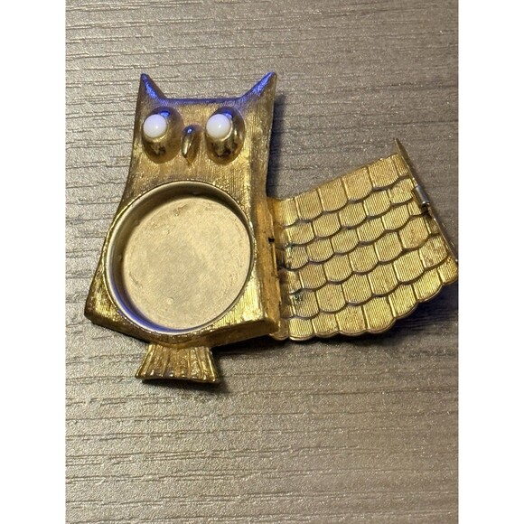 Vintage 1968 Avon Owl Brooch Pin Locket Brushed Goldtone White Stone Eyes (Rare) - Picture 2 of 8